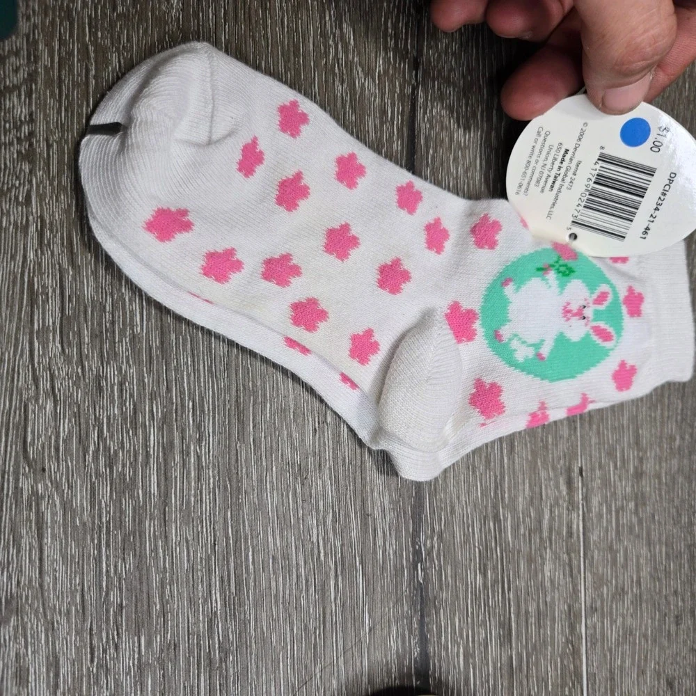 Vintage 2006 Devrian Easter Bunny White & Pink Ankle Socks US 9-11 NWT Taiwan